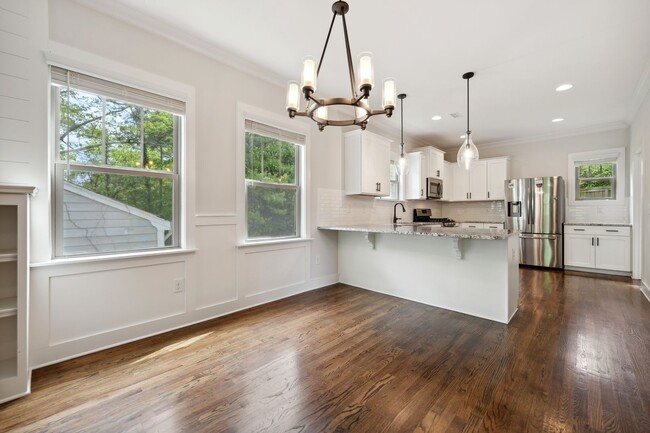 Building Photo - Gorgeous 4 Bedroom Home in the Heart Of Durham! **APPLICATIONS PENDING**