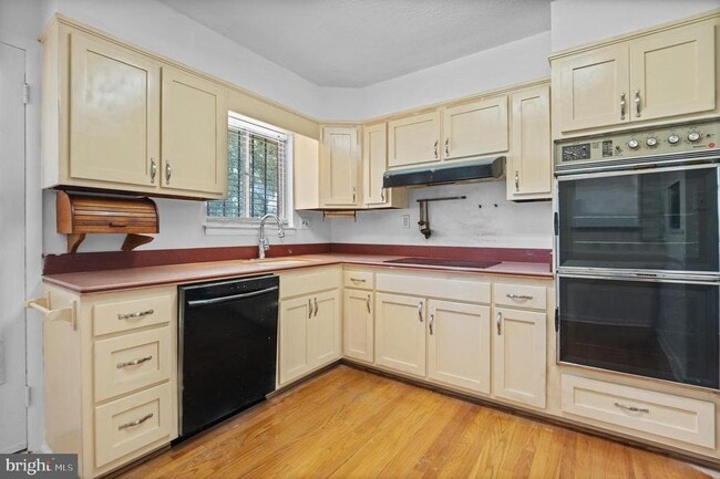 Building Photo - 6311 Barrs Ln