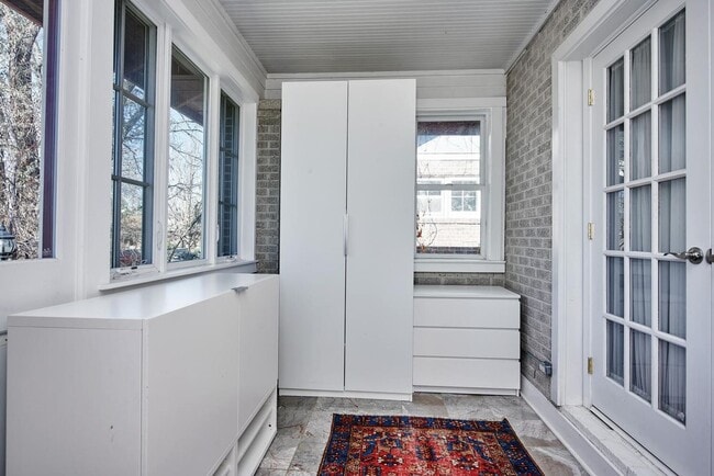 Building Photo - Long Realty & Property Management - Lovely Park Hill Home