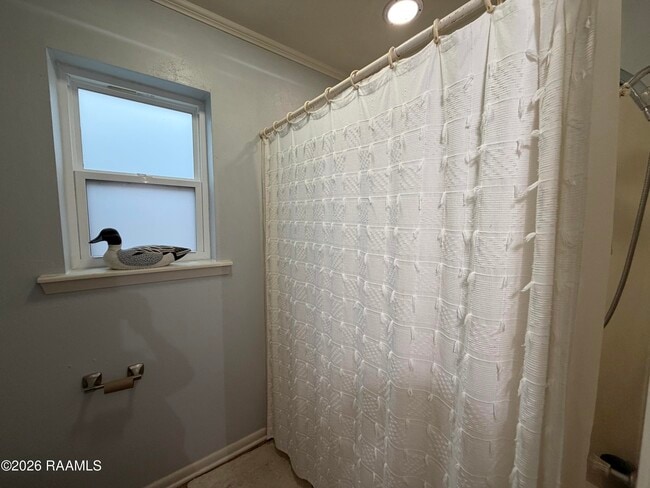 Building Photo - 1103 E Bayou Pkwy