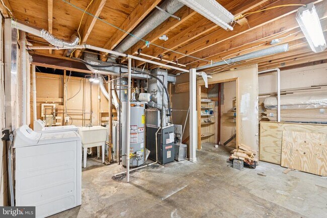 Building Photo - 14844 Cherrydale Dr