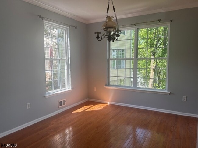 Building Photo - 305 Winding Hill Dr
