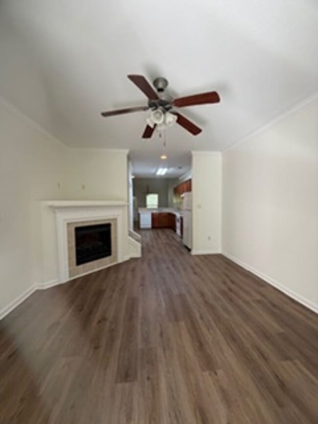 Building Photo - Knoxville Lovell Road Area 3 Bedroom 2.5 Bath with Garage Lawn Maintenance and Trash Pick up incl...