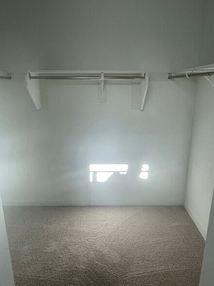 Building Photo - 40110 W Wade Dr