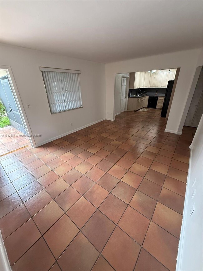 Building Photo - 5133 SW 43rd Terrace