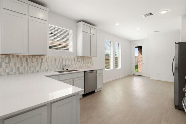 Building Photo - 6742 Sunset Velvet Dr