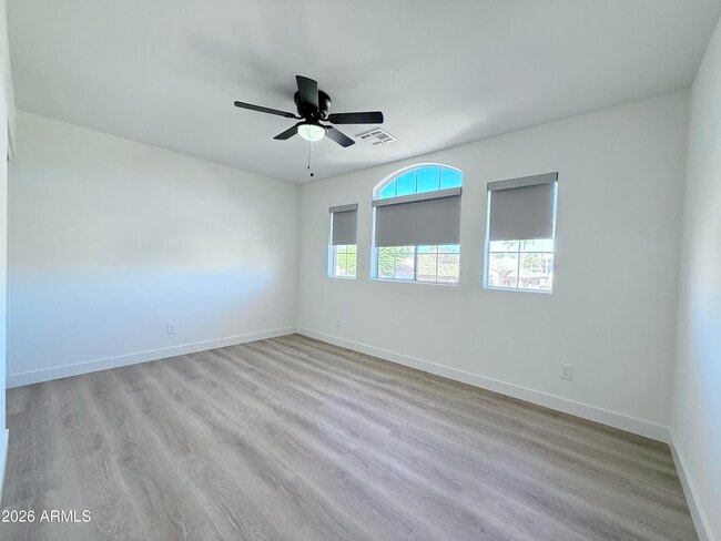 Building Photo - 6891 W Via Del Sol Dr