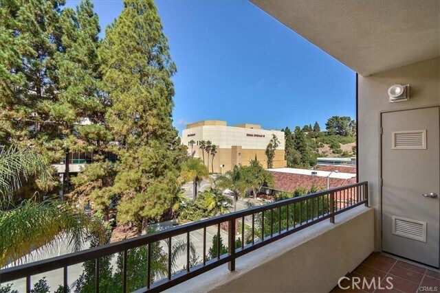 Building Photo - 627 Deep Valley Dr