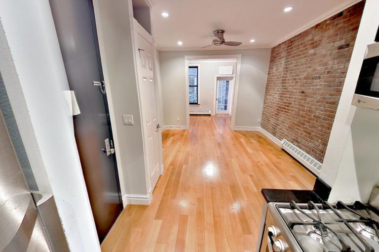 Building Photo - 219 E 28th St