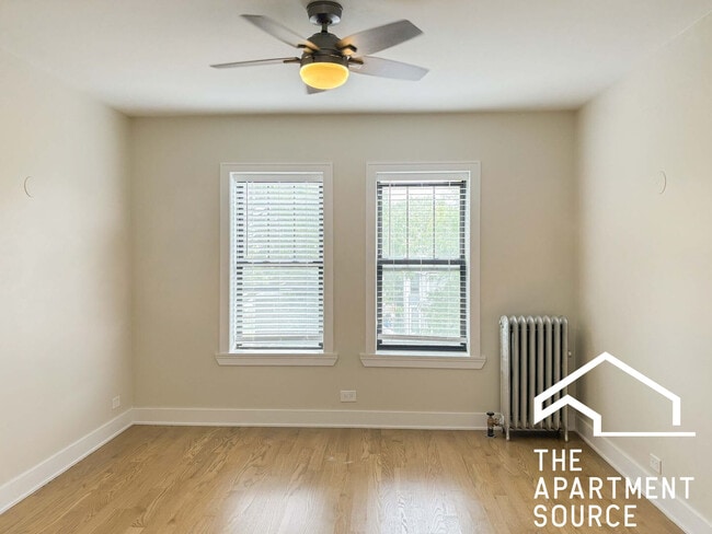 Building Photo - 540 W Briar Pl