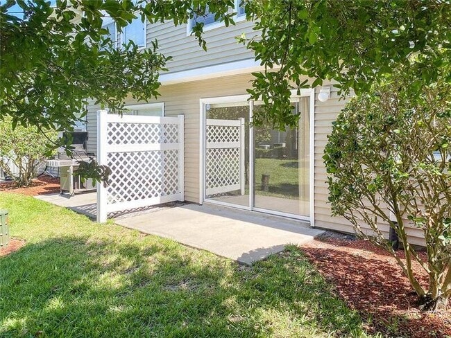 Building Photo - 8006 Thoroughbred Loop
