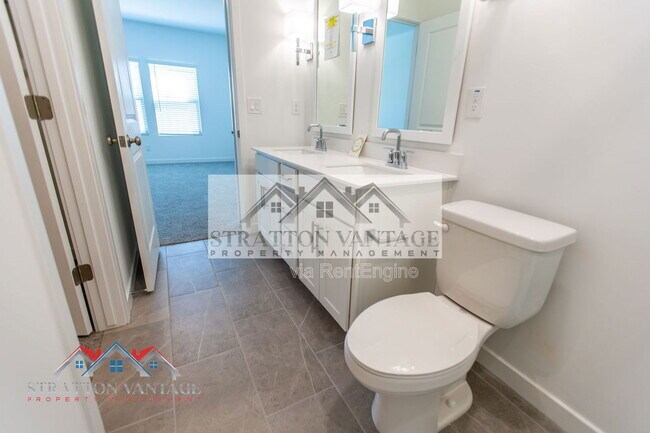 Building Photo - 7439 S 76th Dr