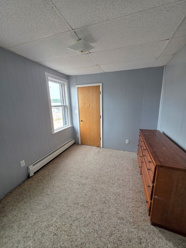 Building Photo - 110 E Canda St
