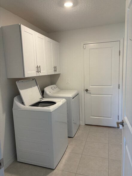 Building Photo - 15390 Sapphire Purple St