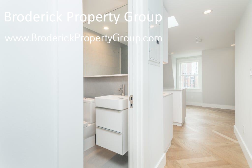 Building Photo - 464 Massachusetts Ave