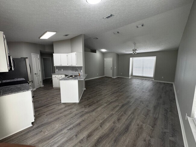 Building Photo - Bid-A-wee 3 bedroom