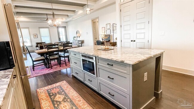 Building Photo - 1633 E Hatton St