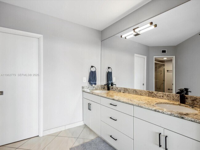 Building Photo - 19195 NE 36th Pl