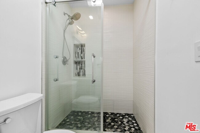 Building Photo - 4949 San Feliciano Dr