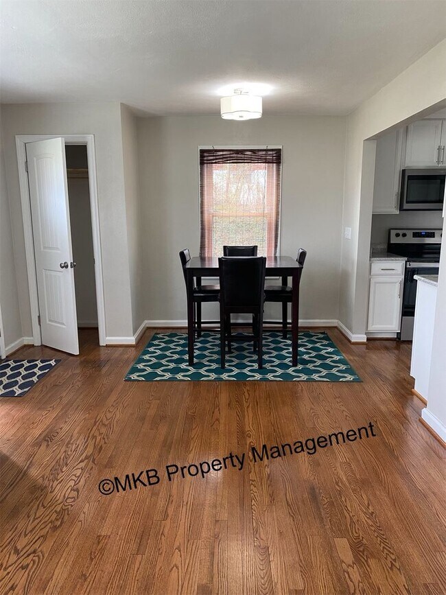 Building Photo - Beautiful Ranch located in Roanoke County