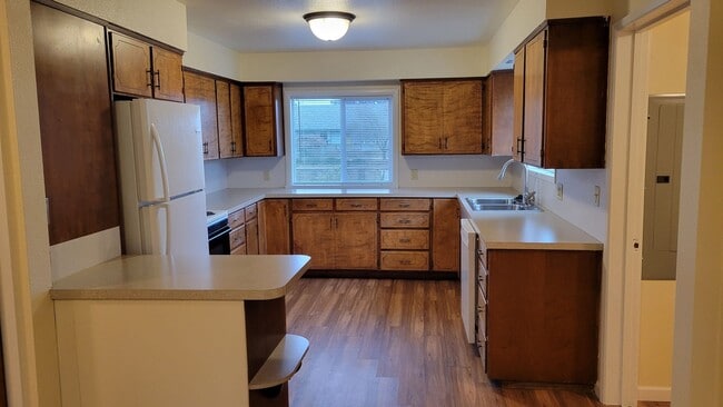 Building Photo - Beautiful 3 bed 2 bath in Springfield with...