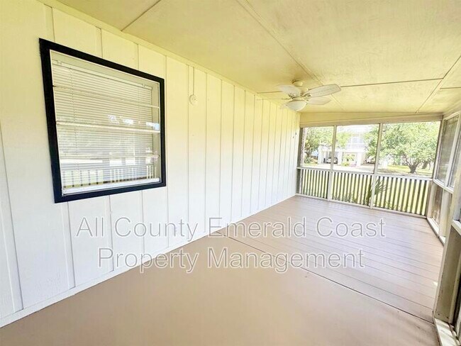 Building Photo - 733 Beach Dr