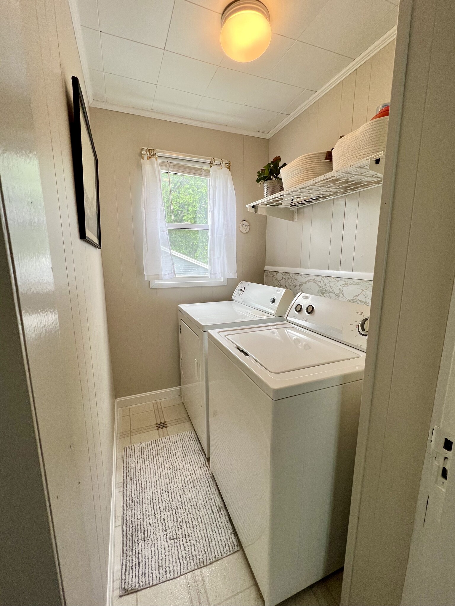 Laundry room w/washer and dryer - 510 Main St