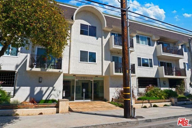 Front Entry - 2721 2nd St