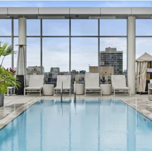 Building Photo - 12 E Huron St