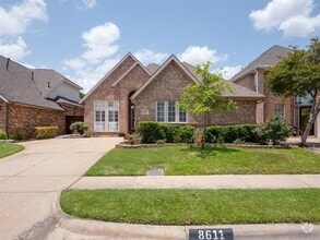 Building Photo - 8611 Forest Glen Dr