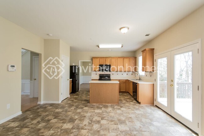 Building Photo - 6134 Foxcroft Ct