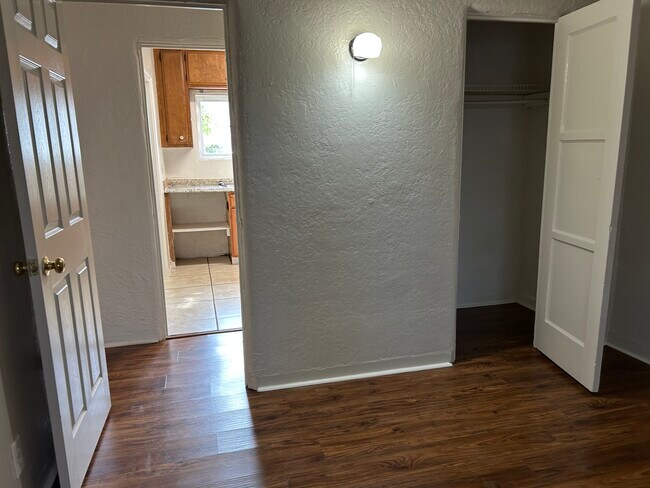 Building Photo - 33141 Case St