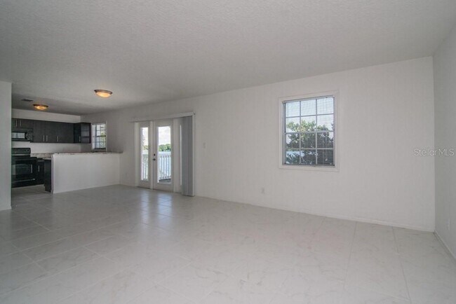 Building Photo - 205 Pompano Dr SE