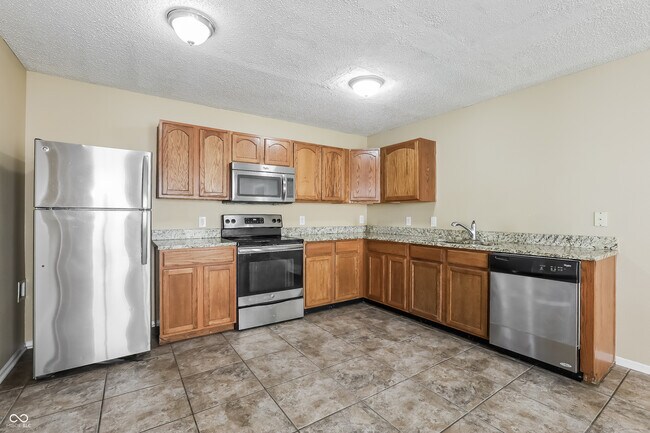 Building Photo - 12261 Maize Dr