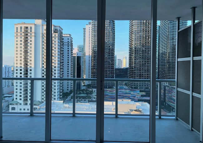 Building Photo - 1111 SW 1st Ave