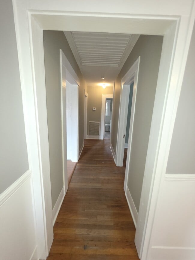 Building Photo - 705 E Water Ave