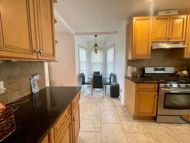 Building Photo - 39 Mabel St