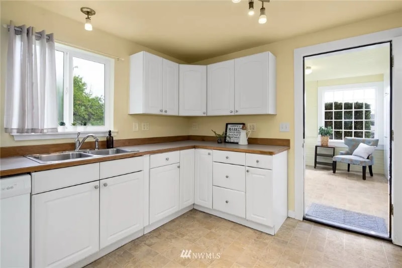 Building Photo - 2190 Washington St