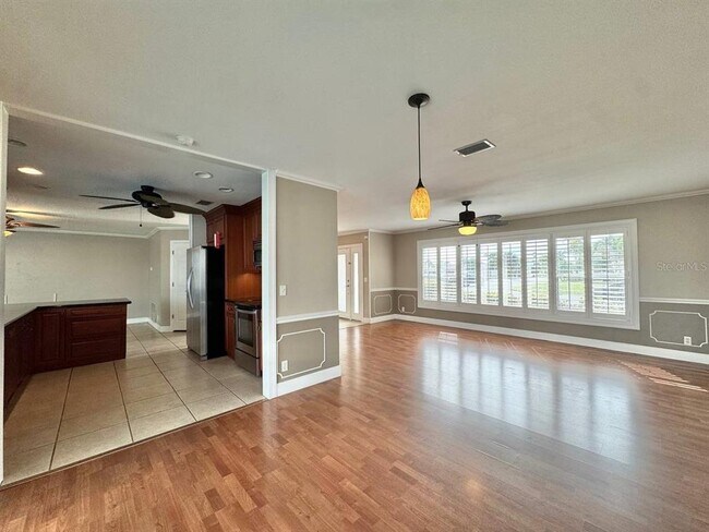 Building Photo - 6316 Lake Sunrise Dr