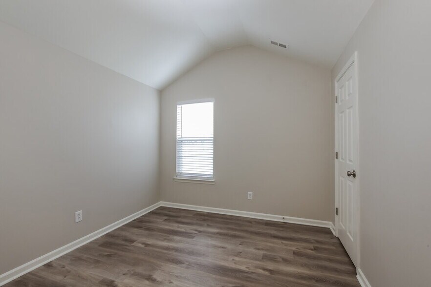 Building Photo - 937 Grass Hollow Ct