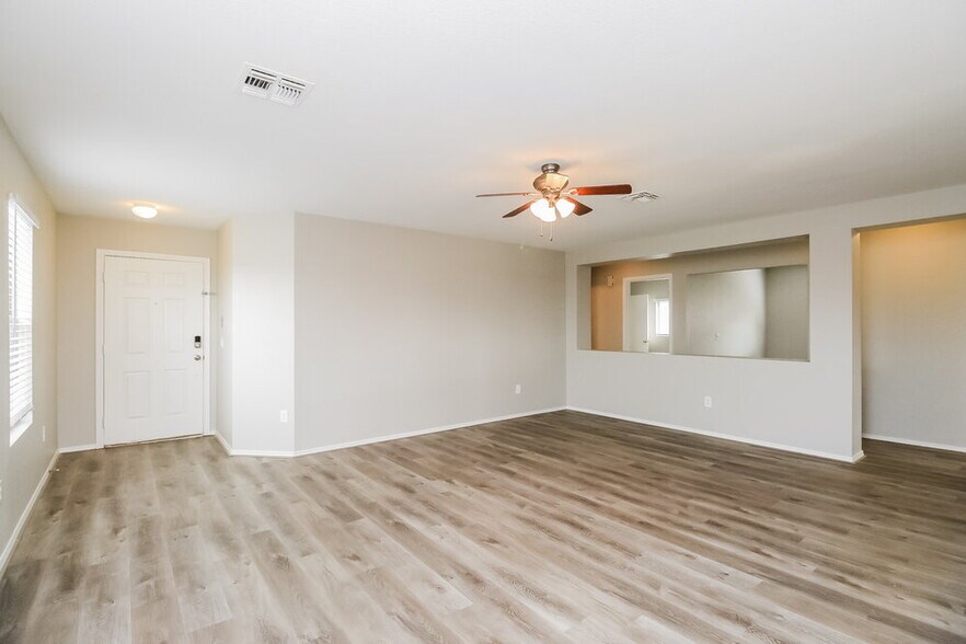 Building Photo - 11213 E Quarry Ave