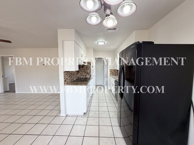 Building Photo - 549 N 62nd St