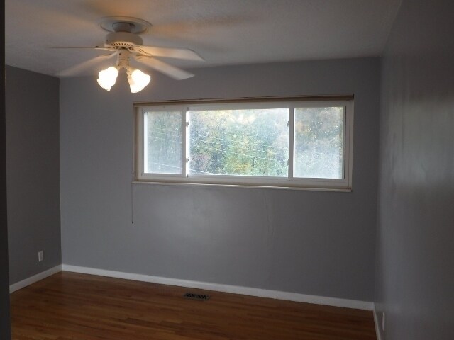 Building Photo - Olympus Cove Five Bedroom Rambler; Amazing...