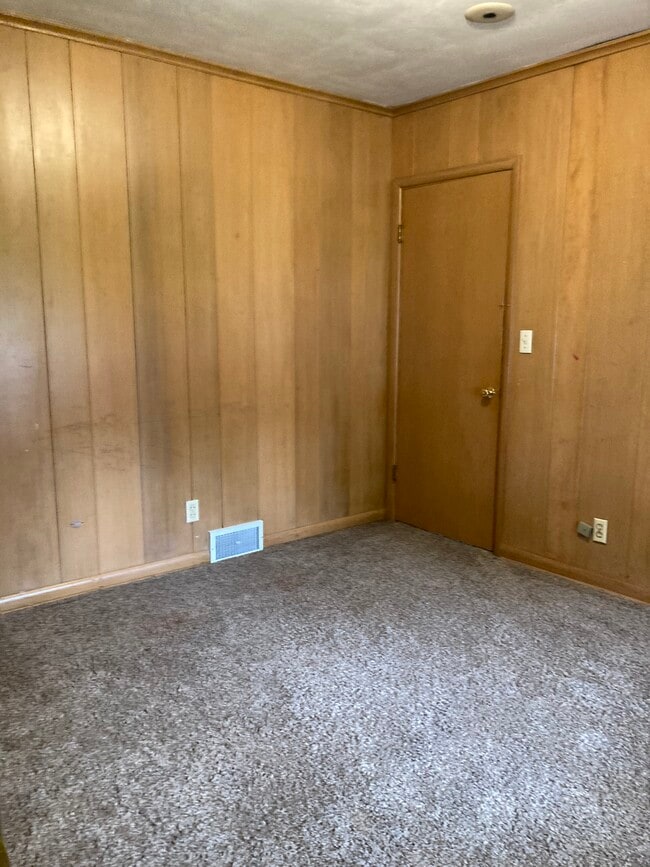 Building Photo - 4124 Lower Beaver Rd