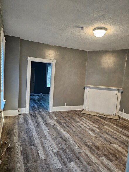Building Photo - 3179 River Rd