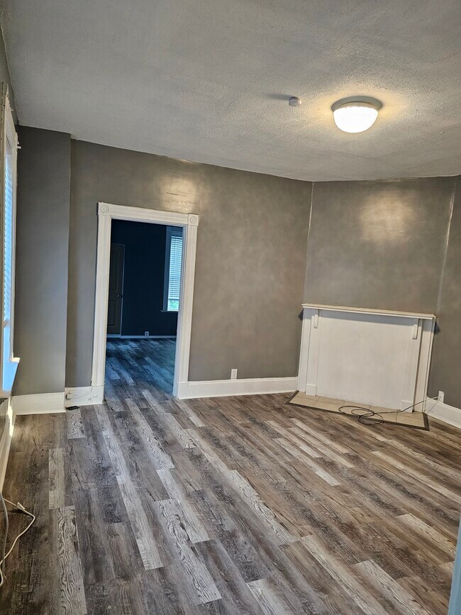 Building Photo - 3179 River Rd