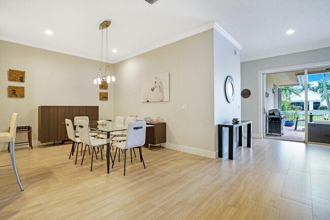 Building Photo - 14300 Calypso Ln