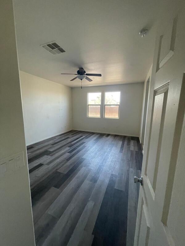 Building Photo - 3114 S Sunrise