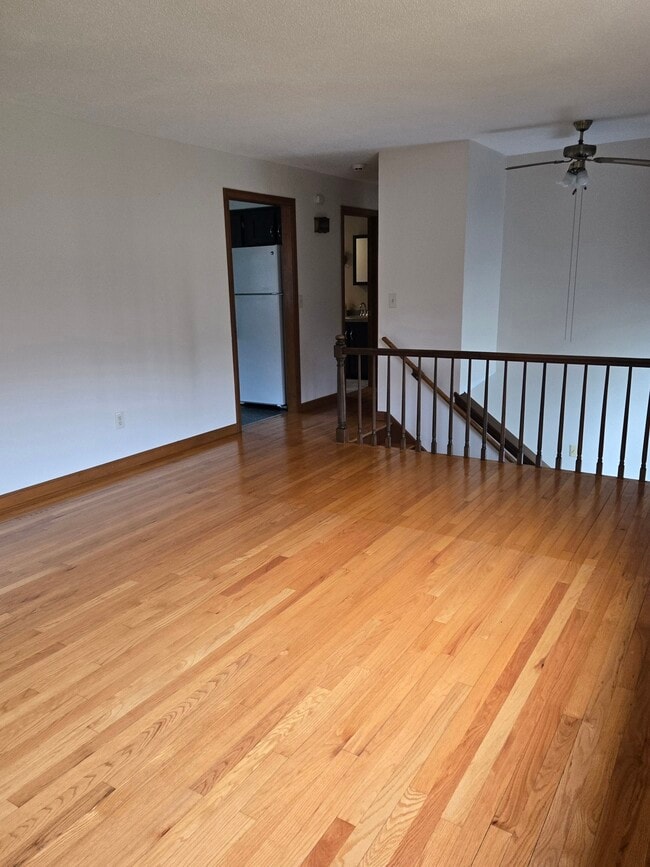 Building Photo - 48 River Rd