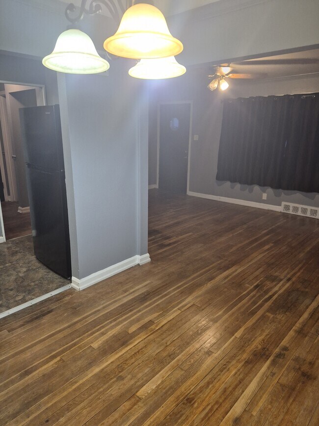 Building Photo - 1539 Comet Dr